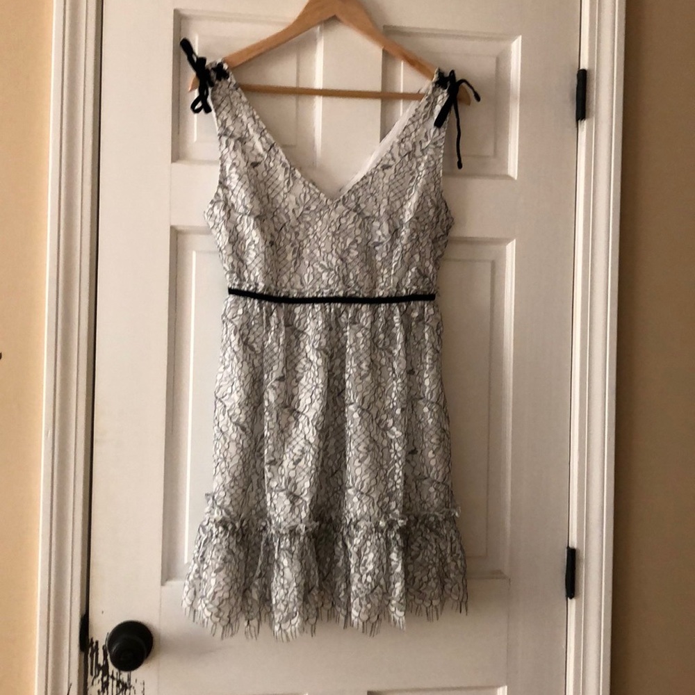 🆕 Cupcakes and Cashmere Ezzy Lace Dress Size 6